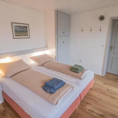Schillhoern - Urlaub Mit Wasserblick Apartment Neuharlingersiel